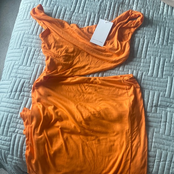 NWT Bayse orange body hugging cutout Dress Australian Retailer size XL - Picture 2 of 10